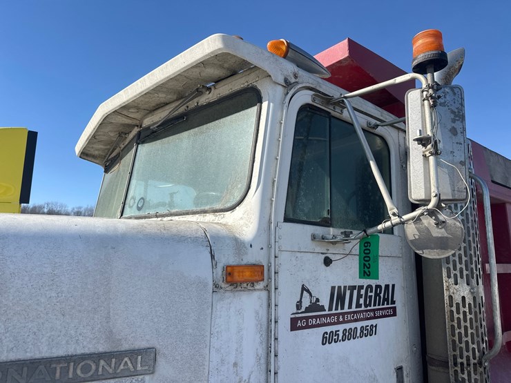 1986-international-f9370-image-13