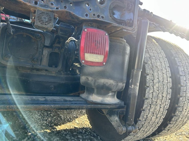 2003-massey-ferguson-8-image-20