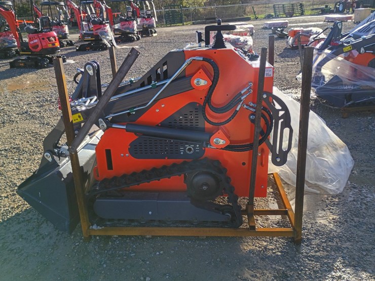 #l19-011-•-2026-tpm-t460-mini-skid-steer-image-1