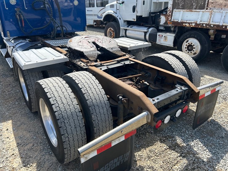 2017-kenworth-t660-image-16