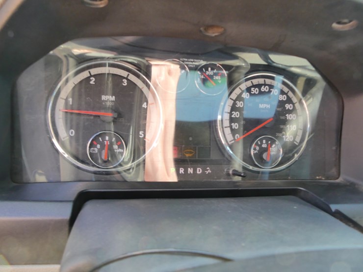 2010-dodge-ram-3500-image-15