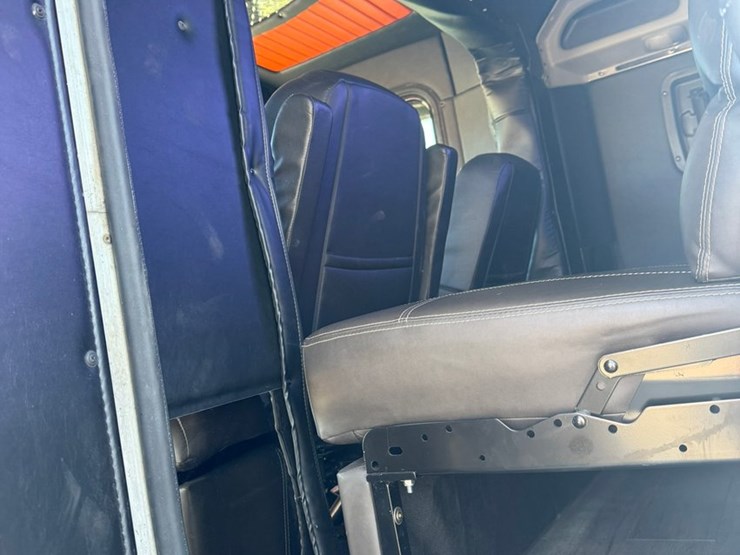 1974-peterbilt-359-image-43