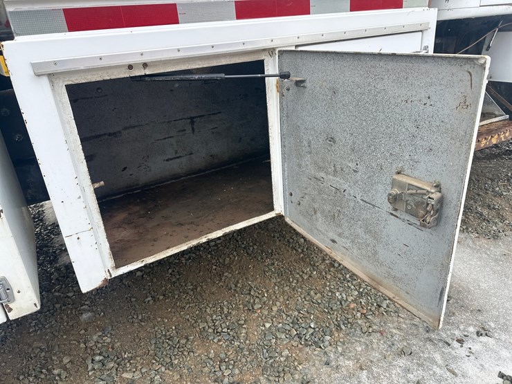 1995-international-8100-image-35