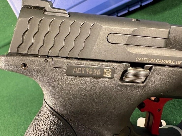 smith-&-wesson-m&p-40---40-s&w-pistol-image-12