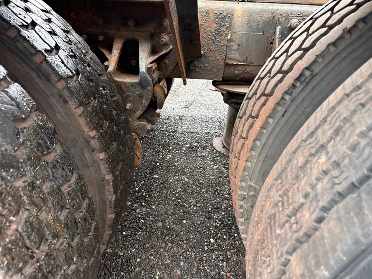 1996-mack-ch613-image-58