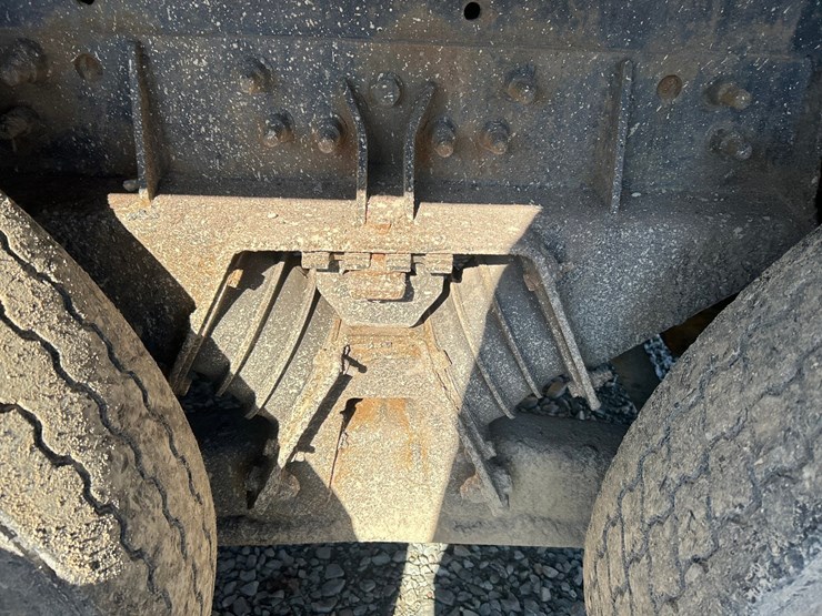 2006-international-7400-image-32