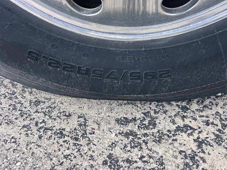 1998-peterbilt-379-image-79