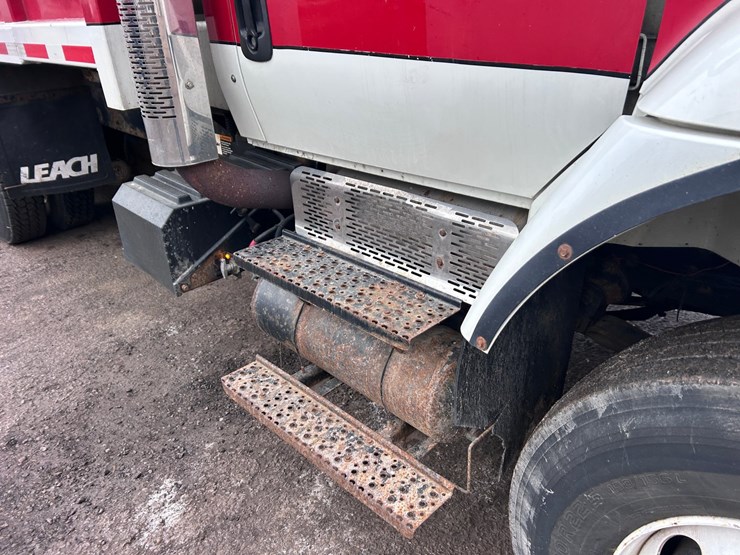 2003-international-7400-image-19