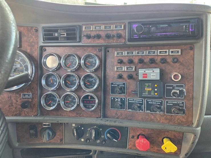 2006-kenworth-w900-image-64