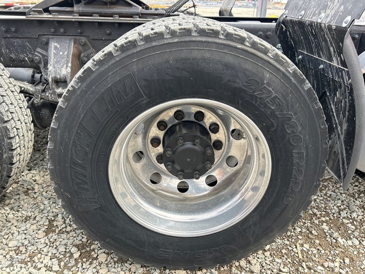 2015-kenworth-t680-image-79