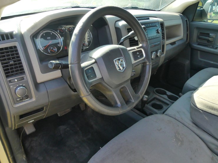 2010-dodge-ram-3500-image-13