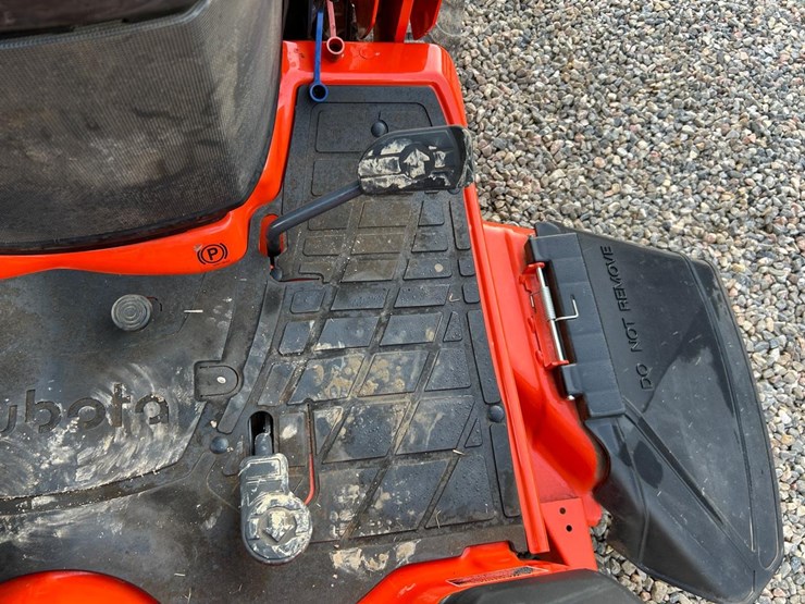 2021-kubota-bx2380-image-25