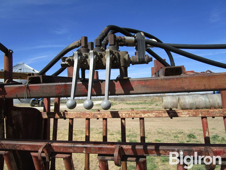 hydraulic-squeeze-chute-image-9