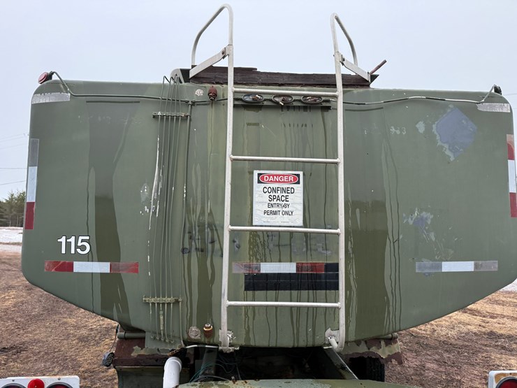 1984-mack-dm492s-image-35