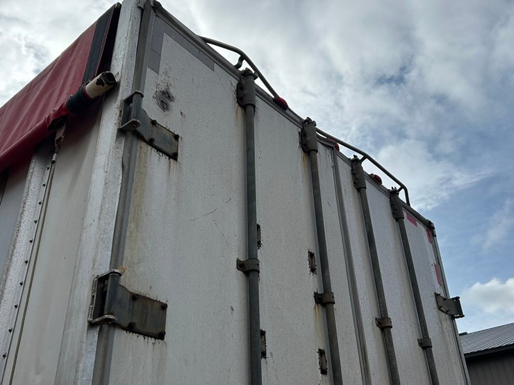 2000-wilkens-walking-floor-image-41