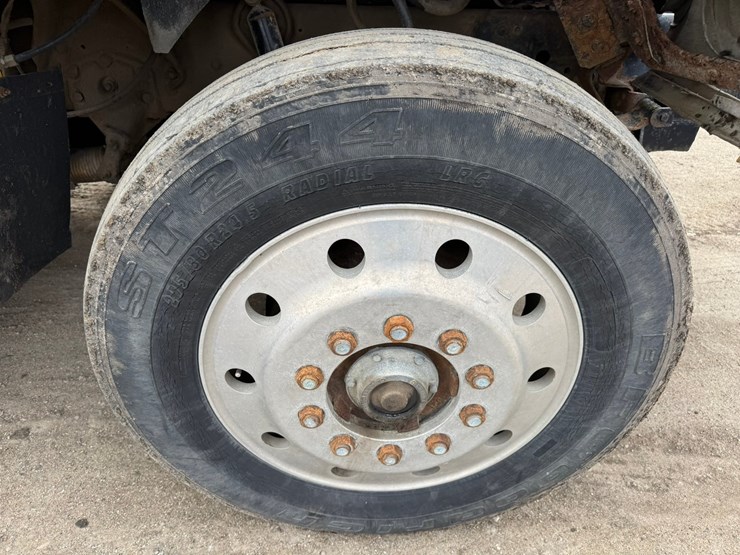 1977-ford-8000-image-45