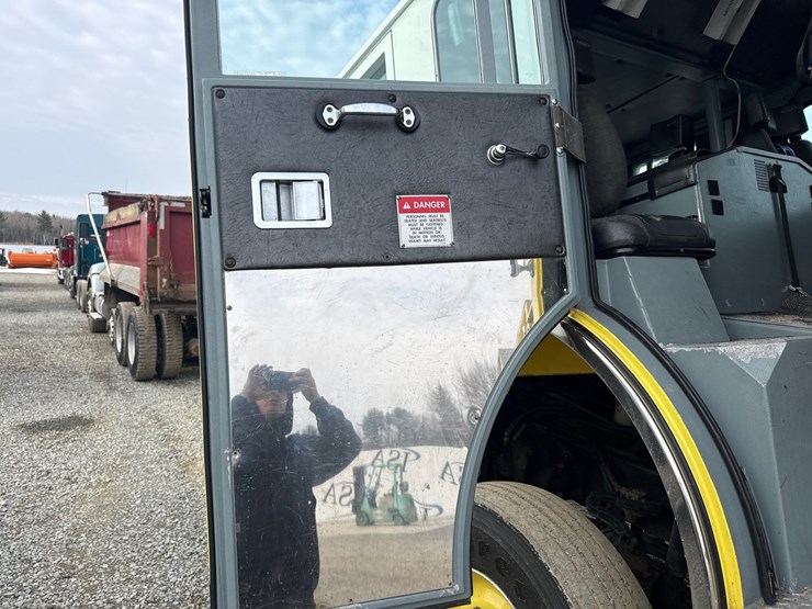 1998-massey-ferguson-8-image-61