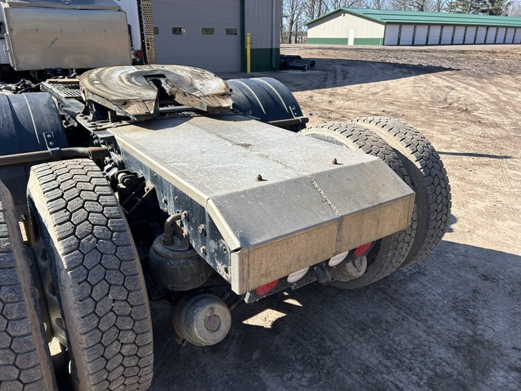 2020-kenworth-t880-image-22