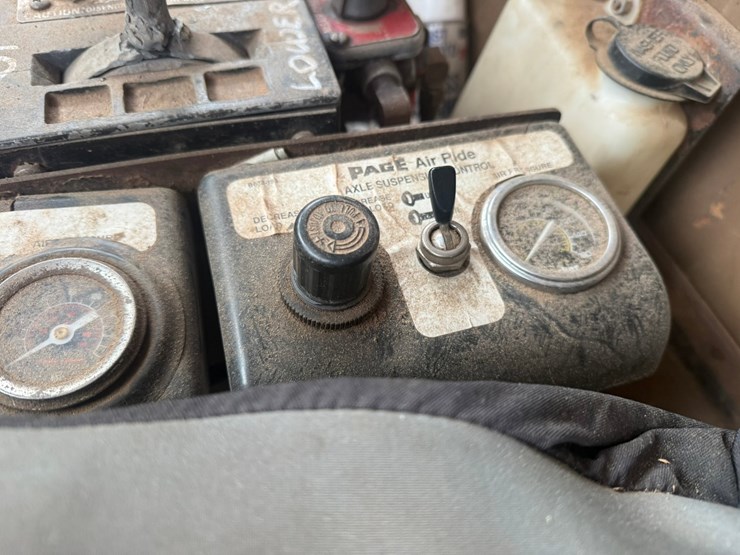 #1113-•-1990-ford-quad-axle-dump-truck-image-45