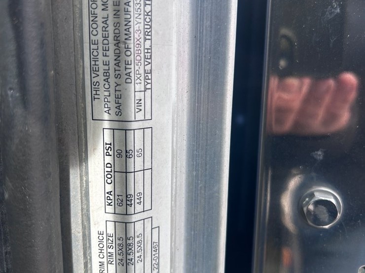 2000-peterbilt-379-image-90