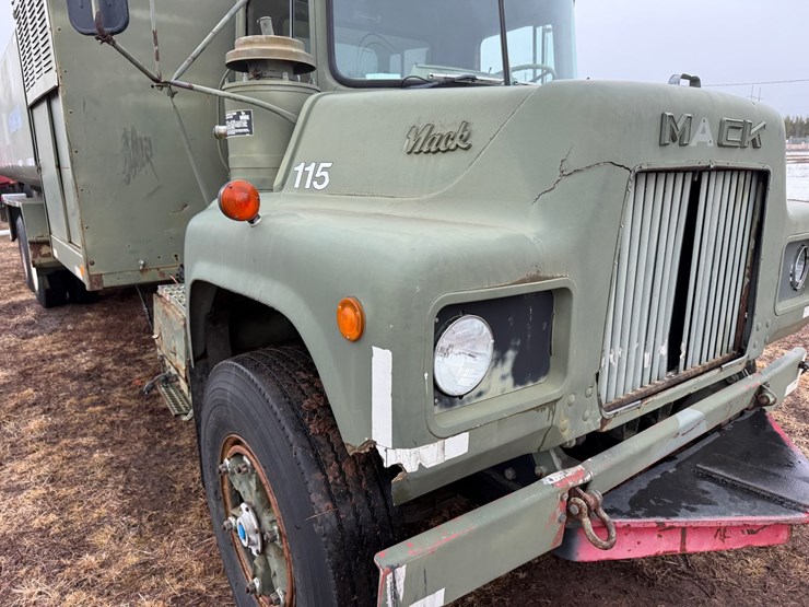 1984-mack-dm492s-image-9