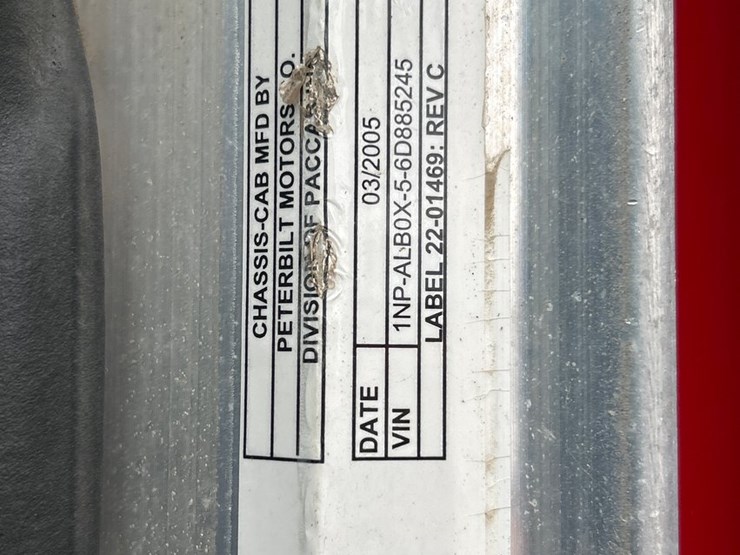 2005-peterbilt-357-image-109