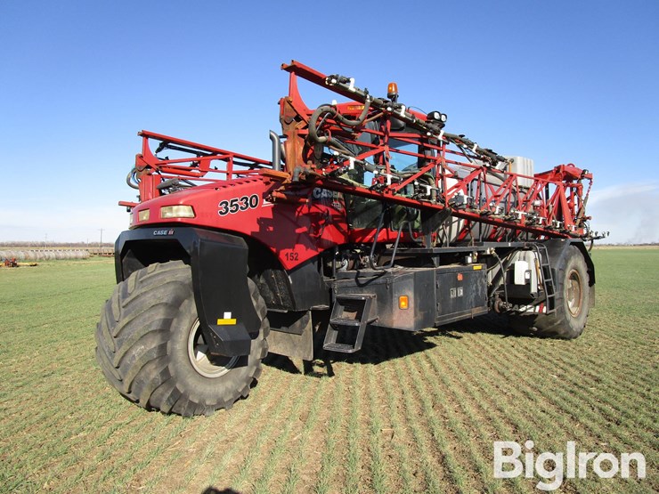 2012-case-ih-3530-floater-sprayer-image-1
