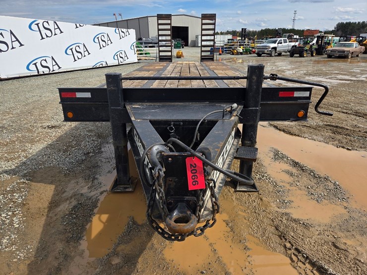 2013-massey-ferguson-8-image-8