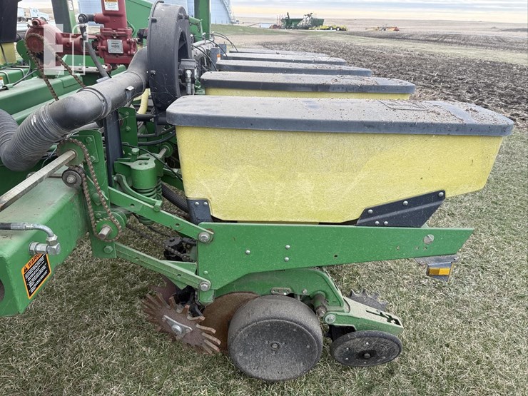 1997-john-deere-1770-image-37