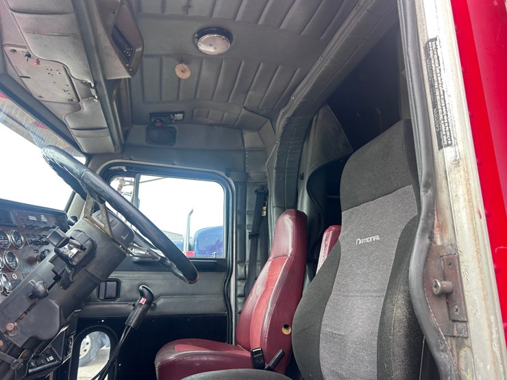 1998-peterbilt-379-image-45