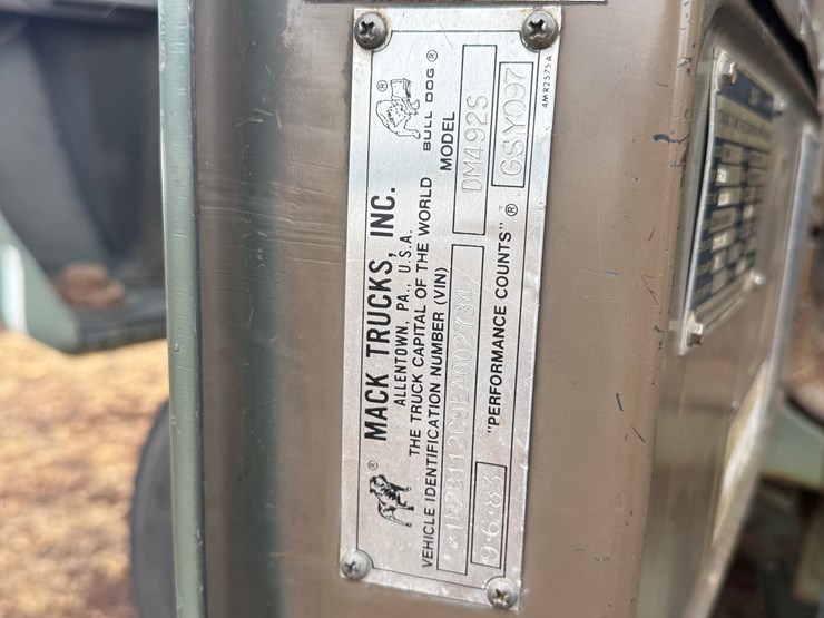 1984-mack-dm492s-image-89