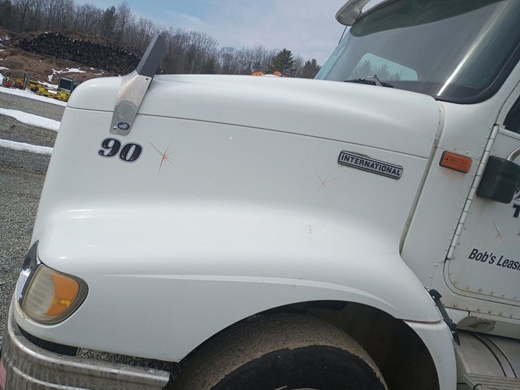 2000-international-9200i-image-9