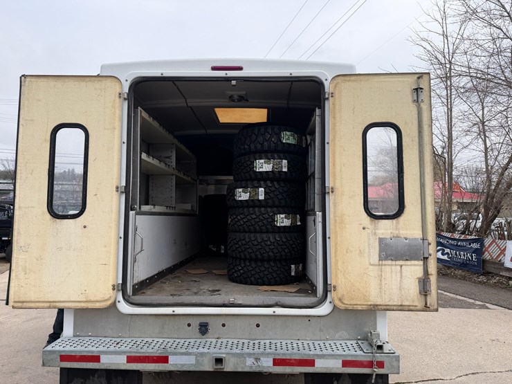 #1048-•-2009-gmc-c5500-specialty-service-truck-image-33