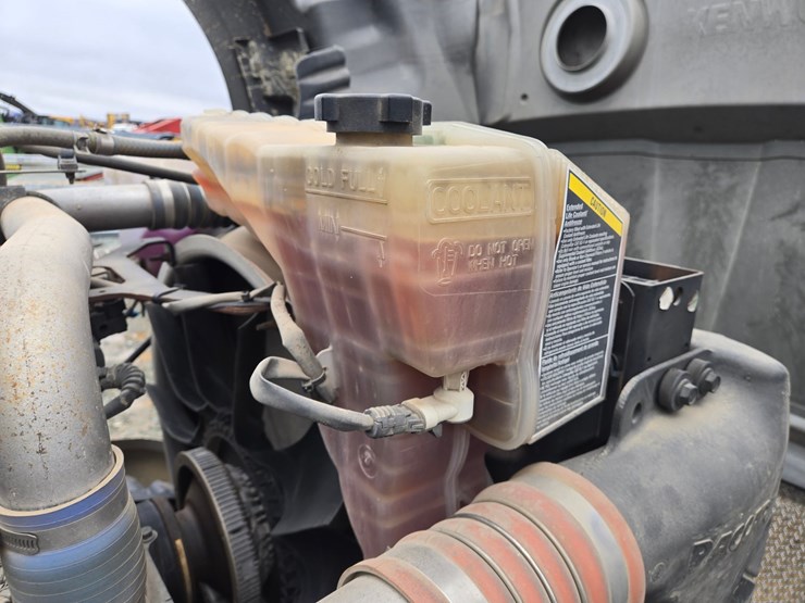 2017-kenworth-t680-image-58