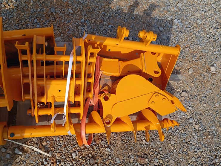 #23922-•-excavator-attachment-set-image-6