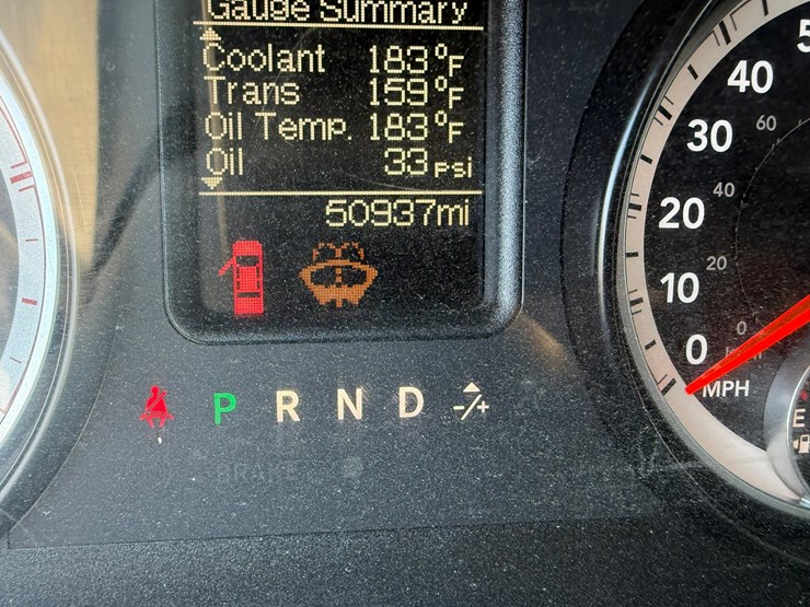 #1060-•-2015-ram-5500-heavy-duty-service-truck-image-40