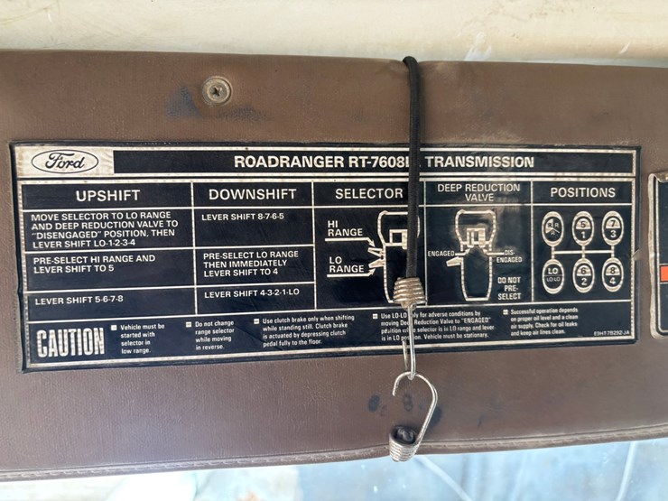 1997-ford-lt8000-image-41