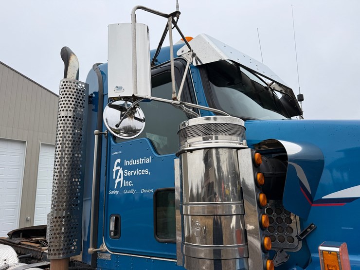 2020-kenworth-t800-image-51