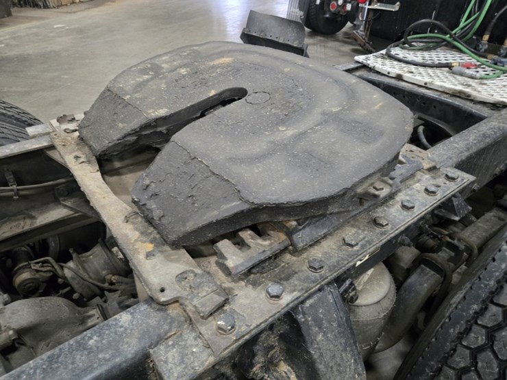 2015-kenworth-t680-image-29