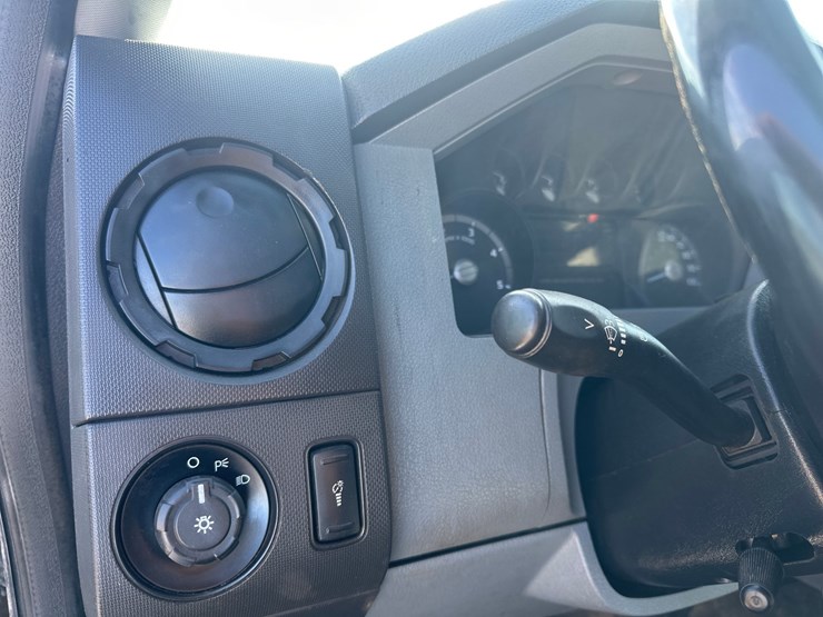 2012-ford-f650-image-26