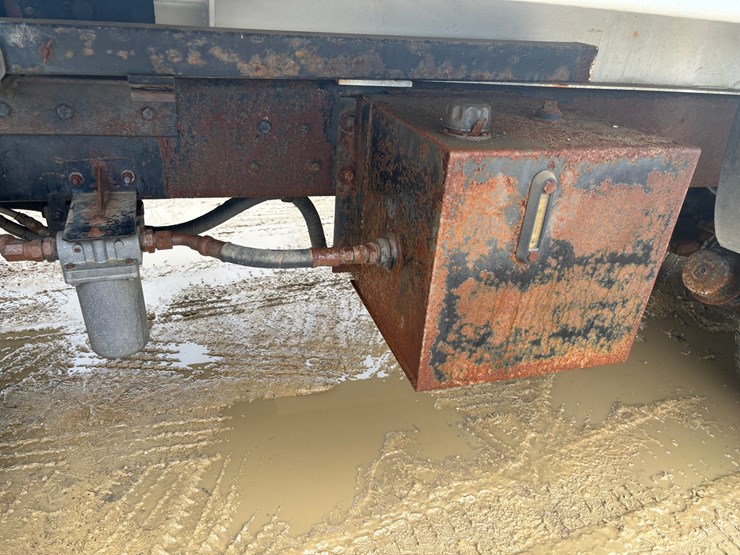 1997-ford-lt8000-image-63