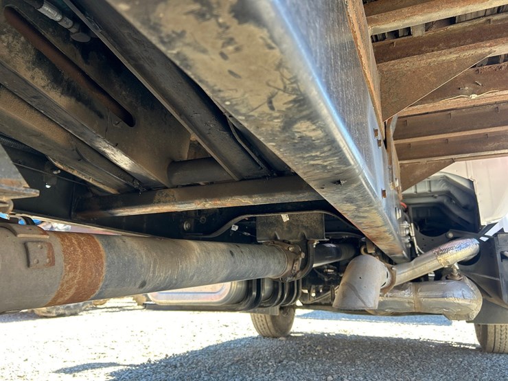 2023-ford-f750-image-30