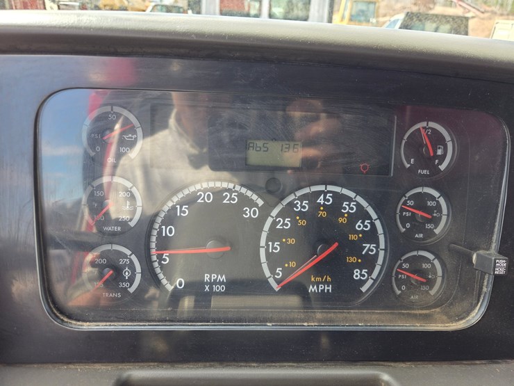 2005-massey-ferguson-8-image-69