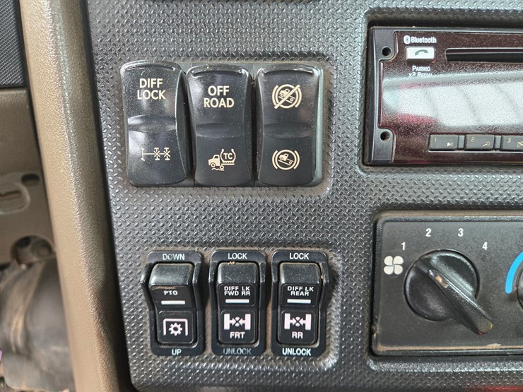 2019-international-hx620-image-70