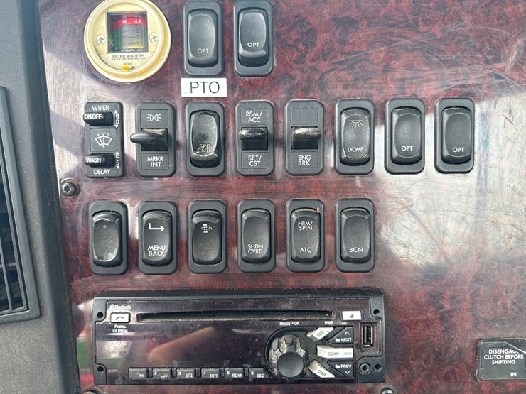 2018-freightliner-122sd-image-66