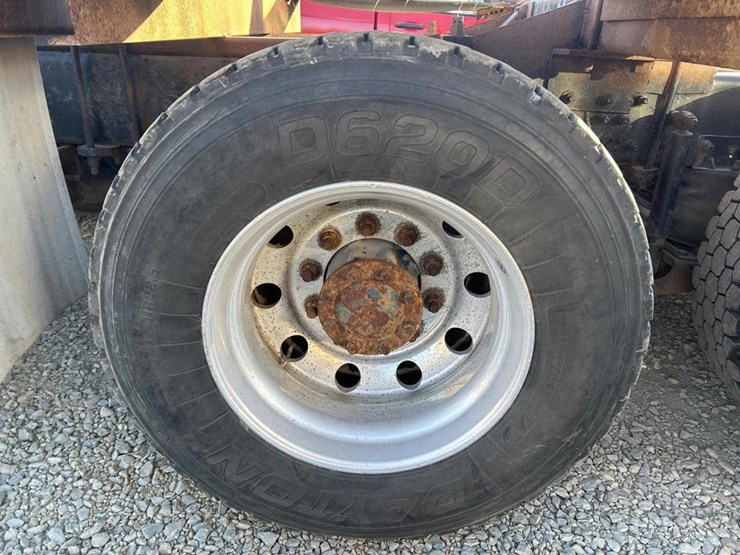 2001-mack-ch613-image-101