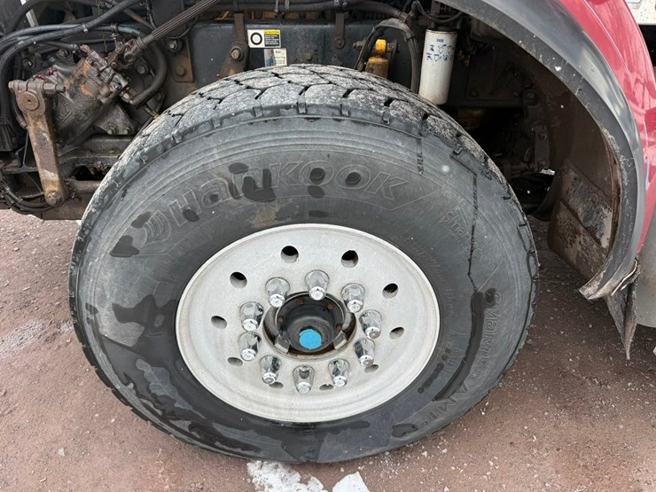 2011-kenworth-t800-image-76