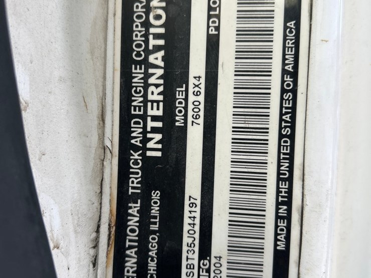 2005-international-7600-image-95