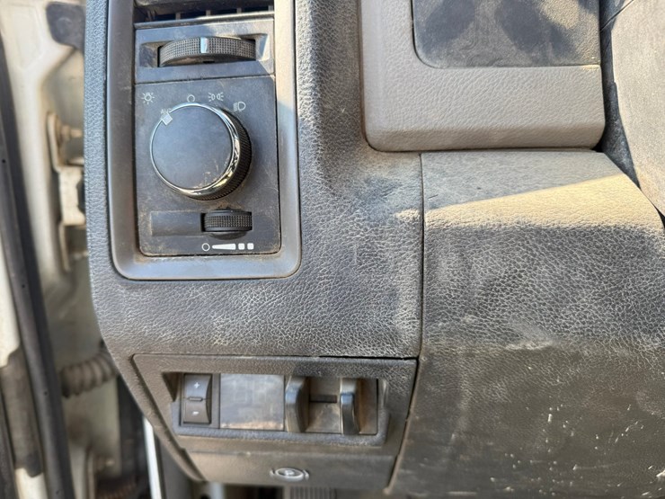 #2047-•-2012-ram-5500-heavy-duty-4x4-service-truck-image-48