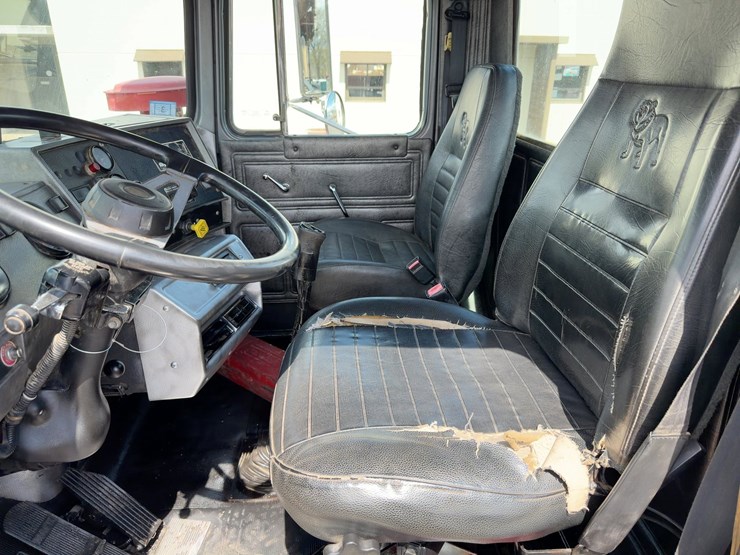 1998-mack-rd690s-image-29